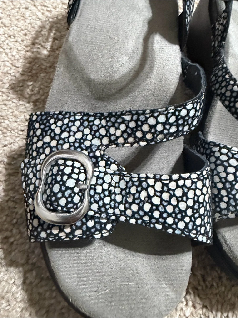 Dansko Sandi Shagreen Black Speckled Leather Wedge Sandals Size 38 Comfort Shoes